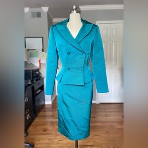 New Pilar Rossi, 10 luxury silk mikado suit in deep TEAL.